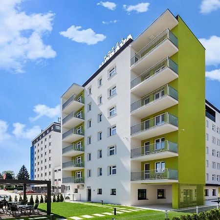 Hotel Morava Otrokovice Eksteriør billede