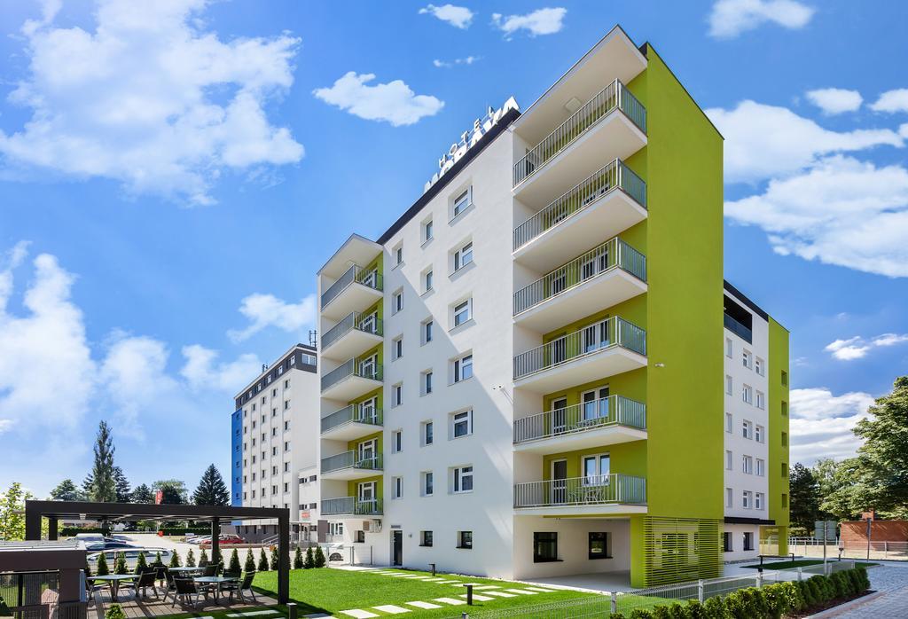 Hotel Morava Otrokovice Eksteriør billede